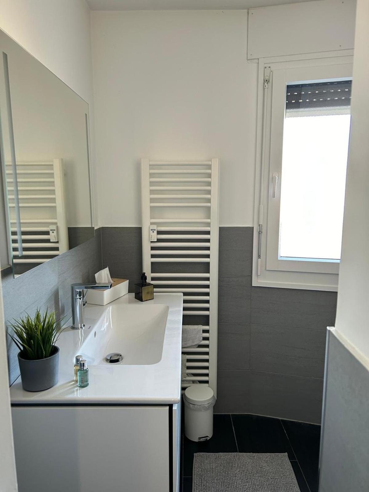Appartement Baseliving Luxury - Near Esc - Bahnhof Sbb - St Jakob *