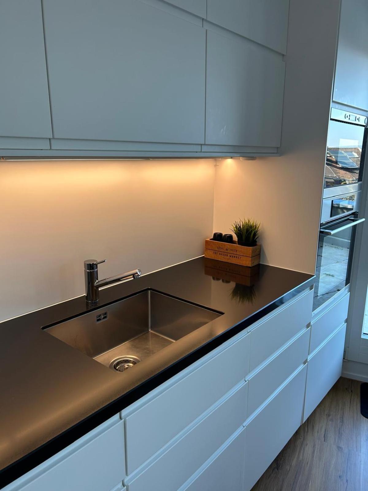 Baseliving Luxury - Near Esc - Bahnhof Sbb - St Jakob *
